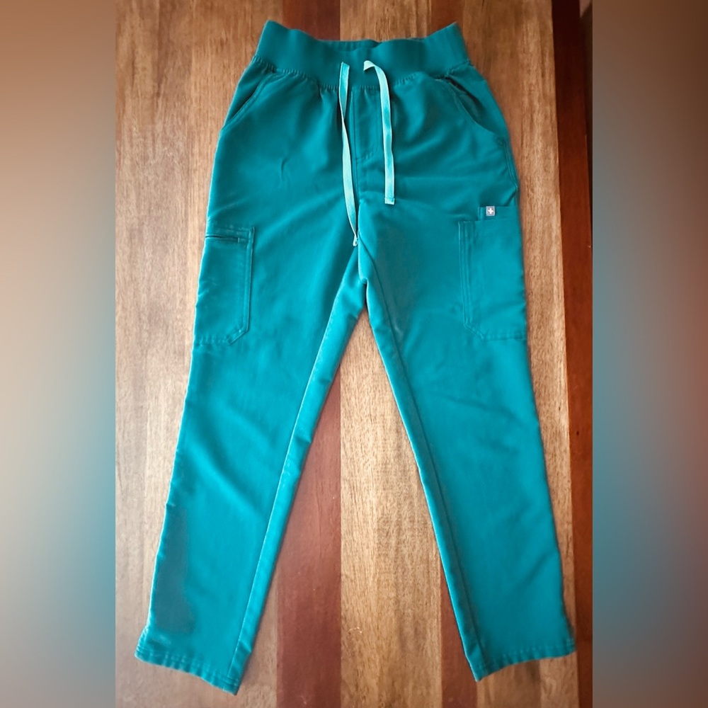 Figs XSP High waisted Yola skinny scrub pants 2.0, Hunter Green